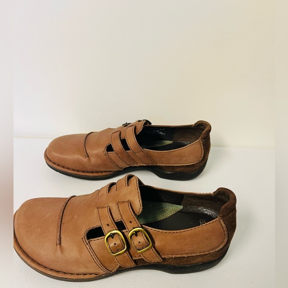 Dansko women’s Tan Leather Double Strap Loafers - Picture 4 of 8